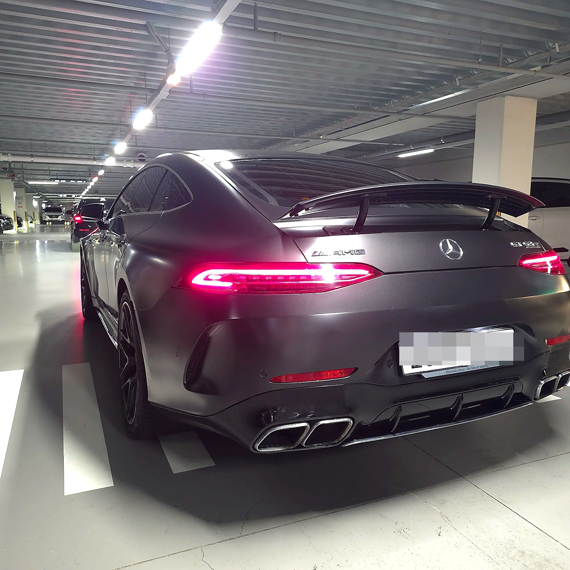 AMG 4도어 GT63 S 4MATIC+ - 이미지 3